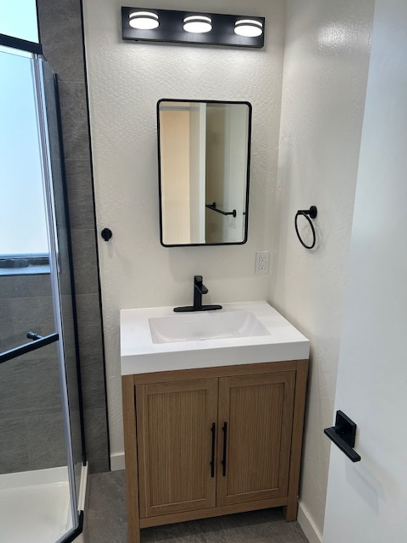 San Francisco Apartment: 2874 16th Street