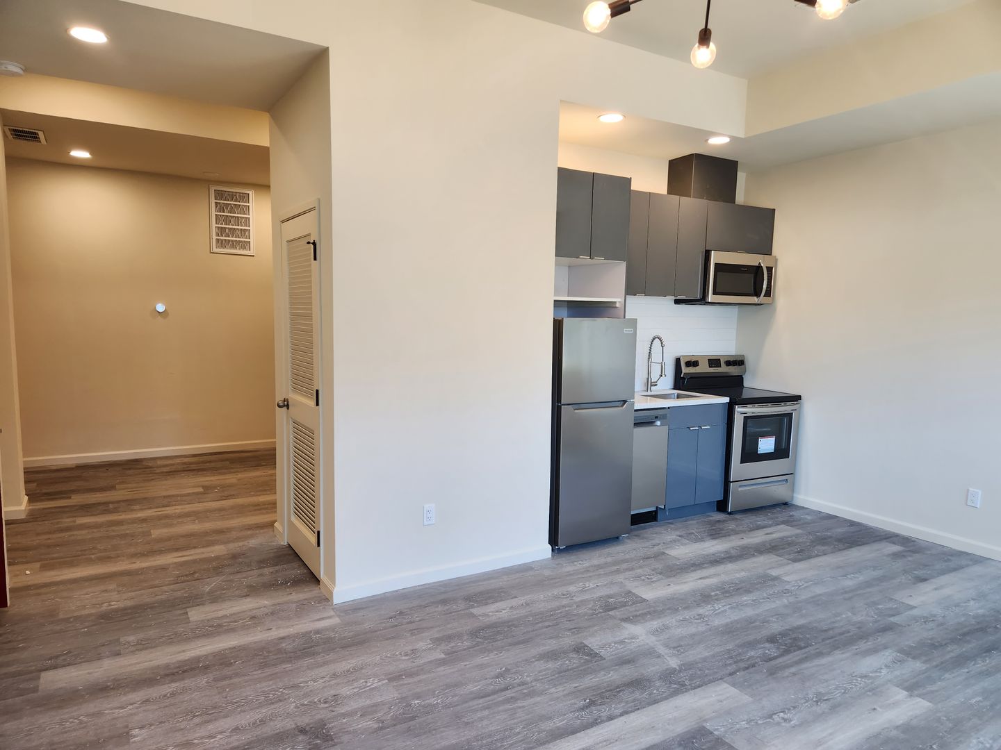 Oakland Apartment: 570 Boden Way