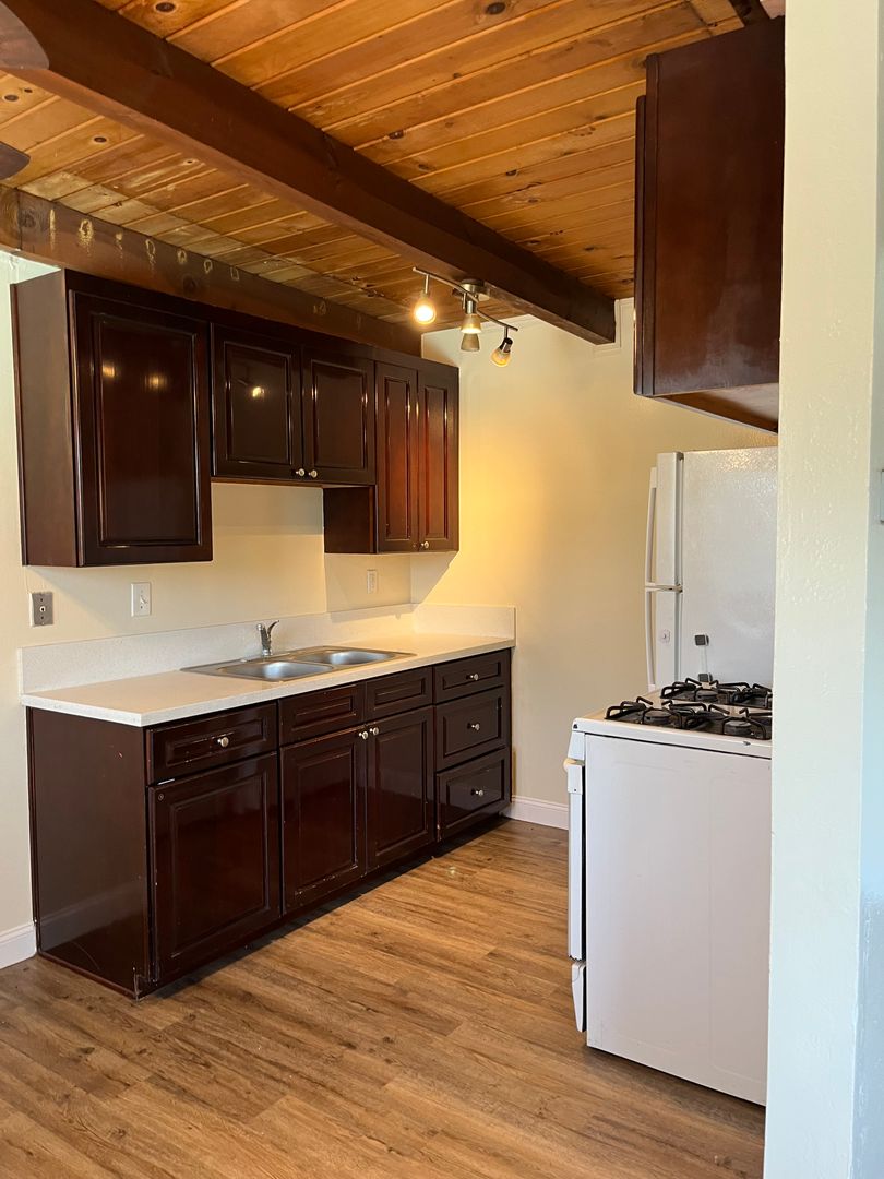 San Jose Apartment: 264-270 La Pala Drive