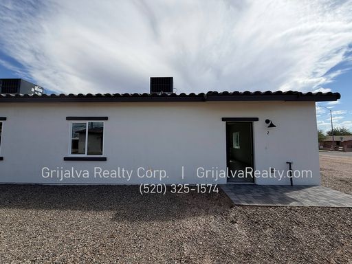 NEW BUILD! 2 Bedroom, 1 Bath Duplex Unit for Rent *MOVE-IN SPECIAL* (Irvington/6th Ave) – photo 1