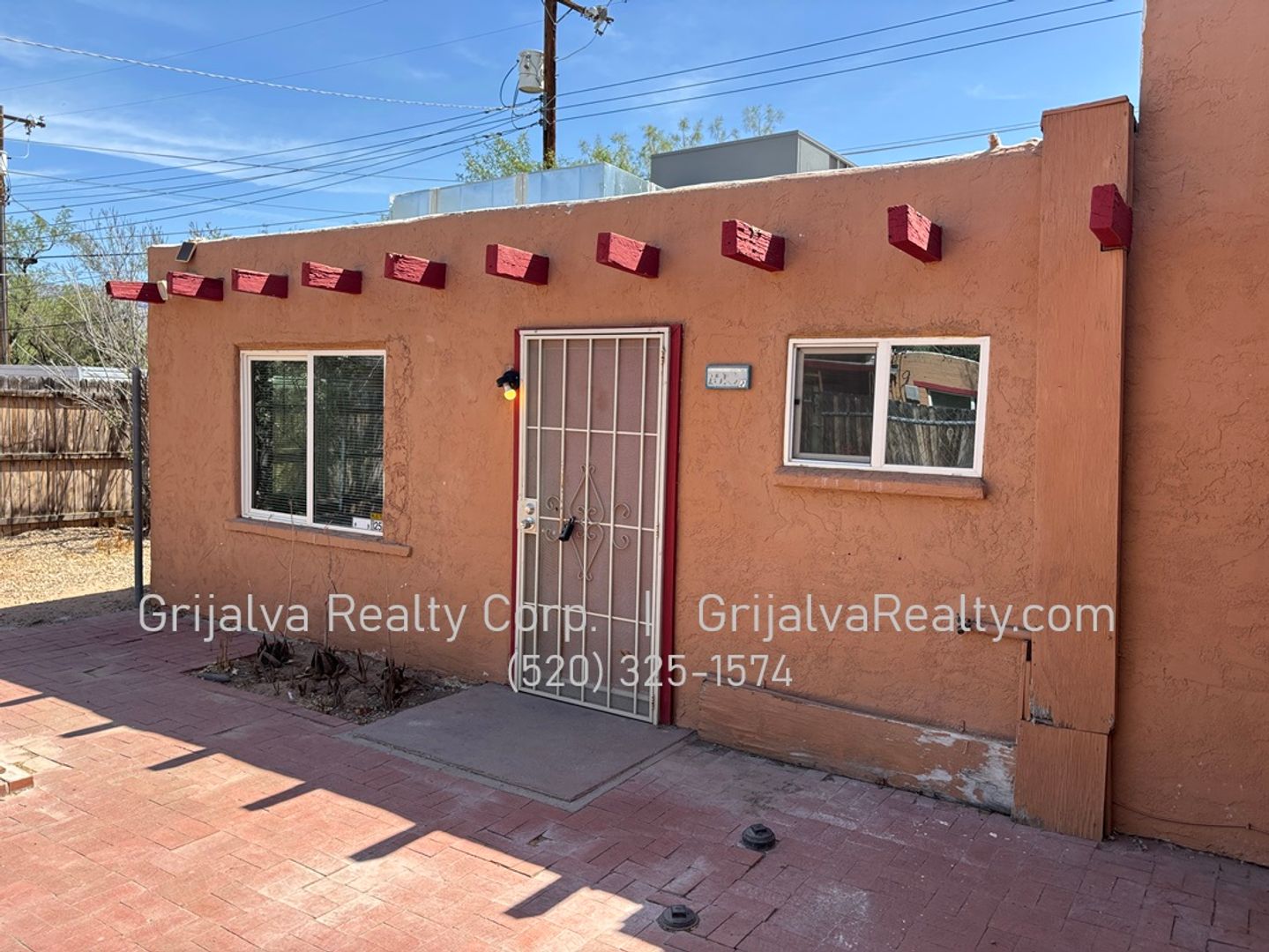 Tucson Apartment: 2606 N Columbus Blvd