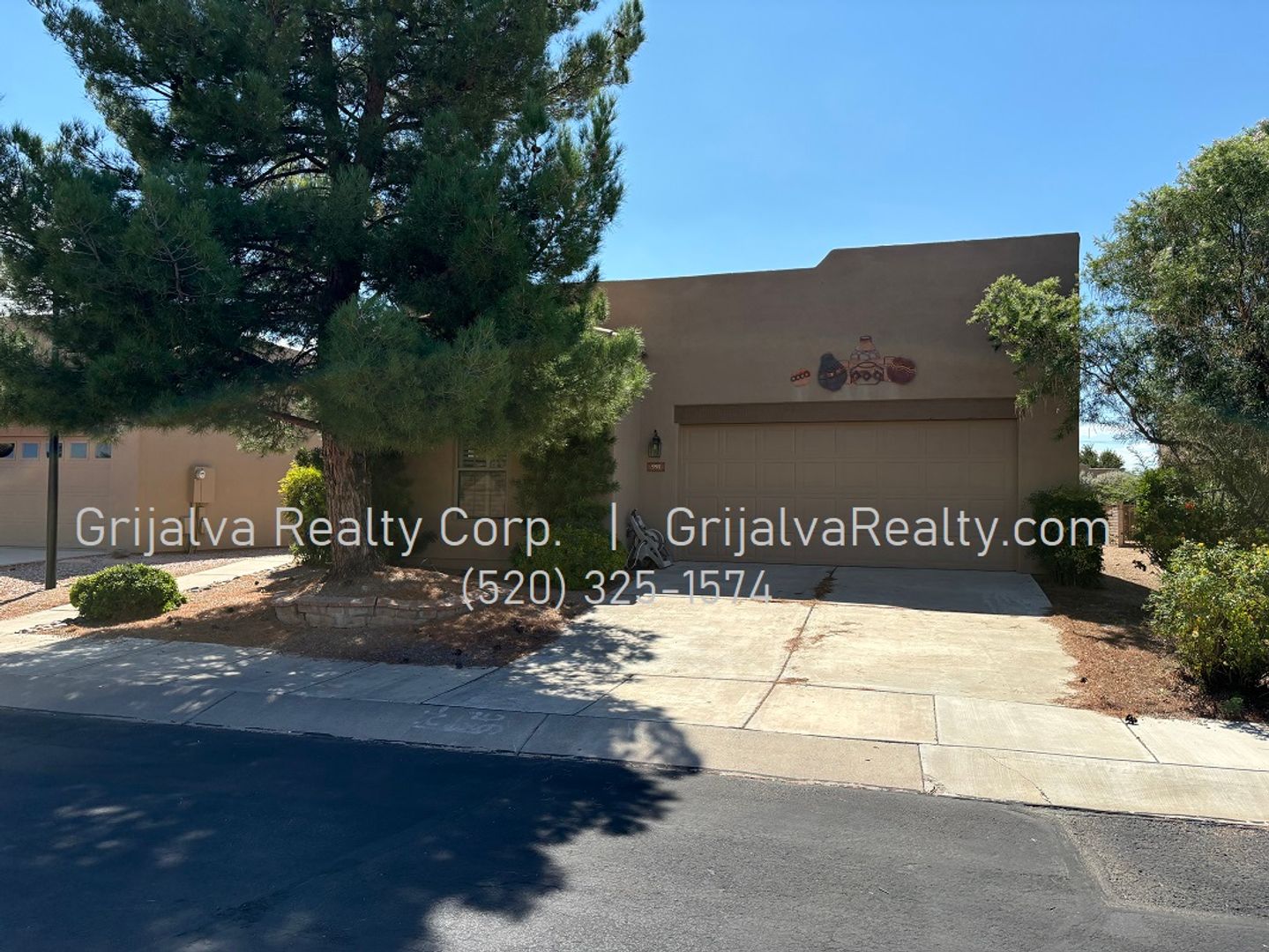 Green Valley House: 991 W Via De La Fonda