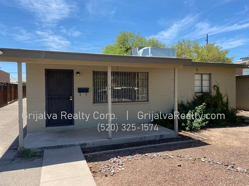 Blocks to UofA! 4 Bed, 2 Bath House for Rent (Speedway/Mountain) – photo 1
