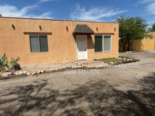 Recently Remodeled 2 Bedroom Duplex * MOVE-IN SPECIAL! * (Glenn/Dodge) – photo 1