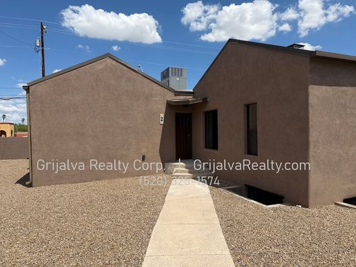 Beautifully Remodeled 2 Bed, 2 Bath Duplex for Rent - Must see! *MOVE-IN SPECIAL!* (Speedway/Alvernon) – photo 1