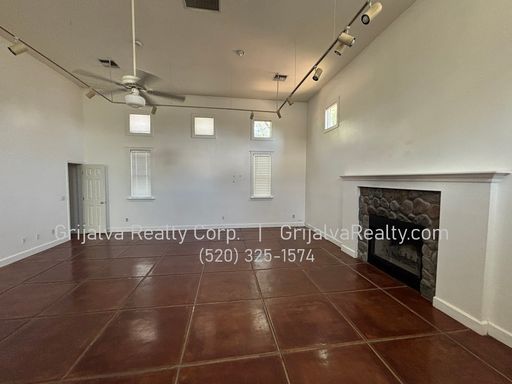 Lovely Studio in a Triplex for Rent - Close to UofA! (Speedway/Mountain) – photo 1