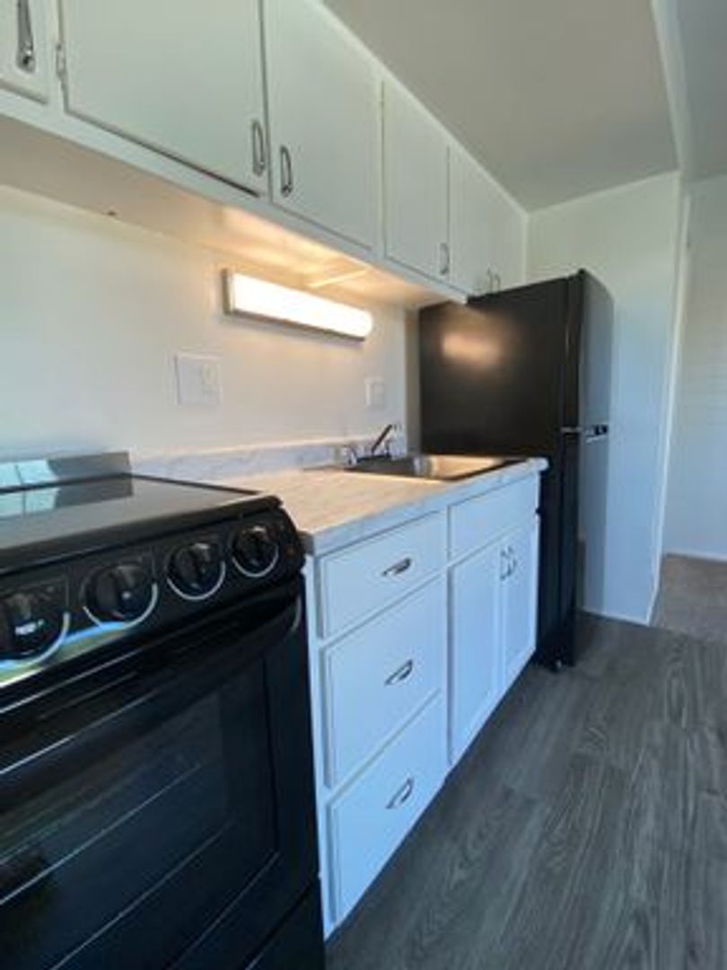 Tucson Apartment: 737 N. Alvernon Way