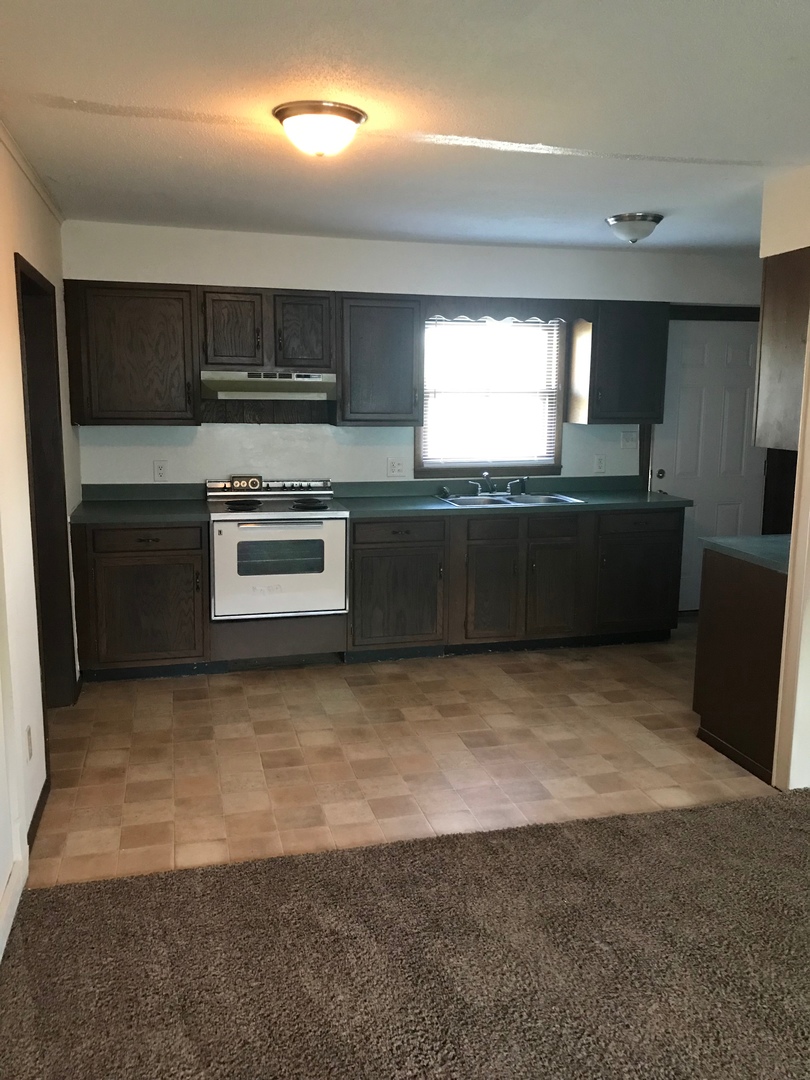 West Plains Apartment: Seminole St