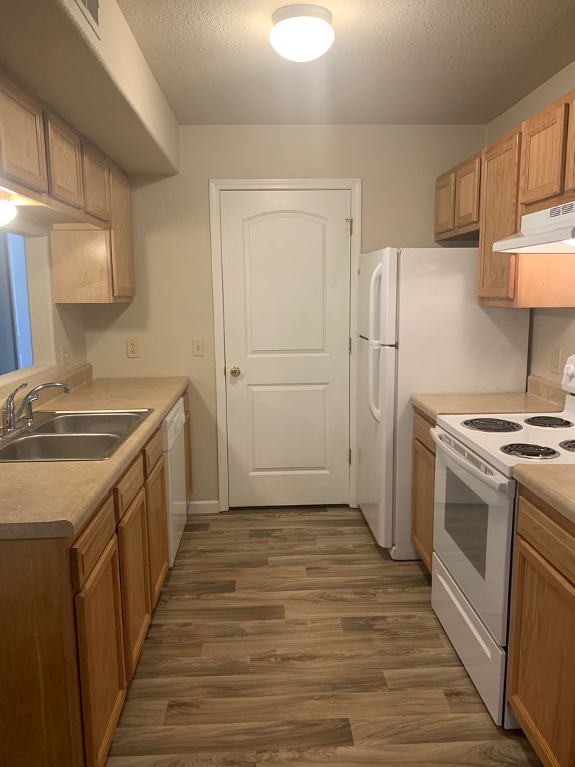 Beautiful 2 bedroom with a balcony!