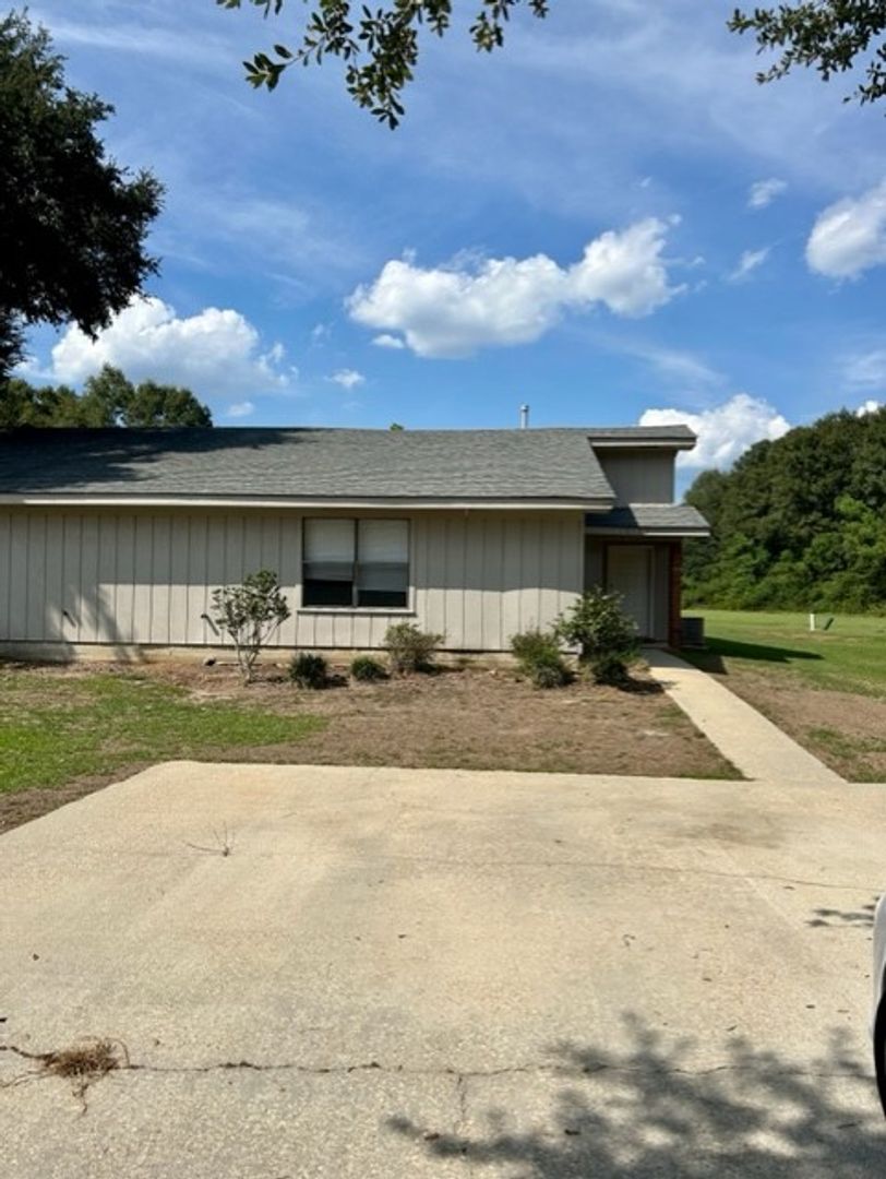 Folsom Apartment: Highway 1078