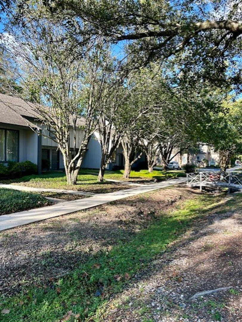 Covington Apartment: 125 N. Jefferson Avenue