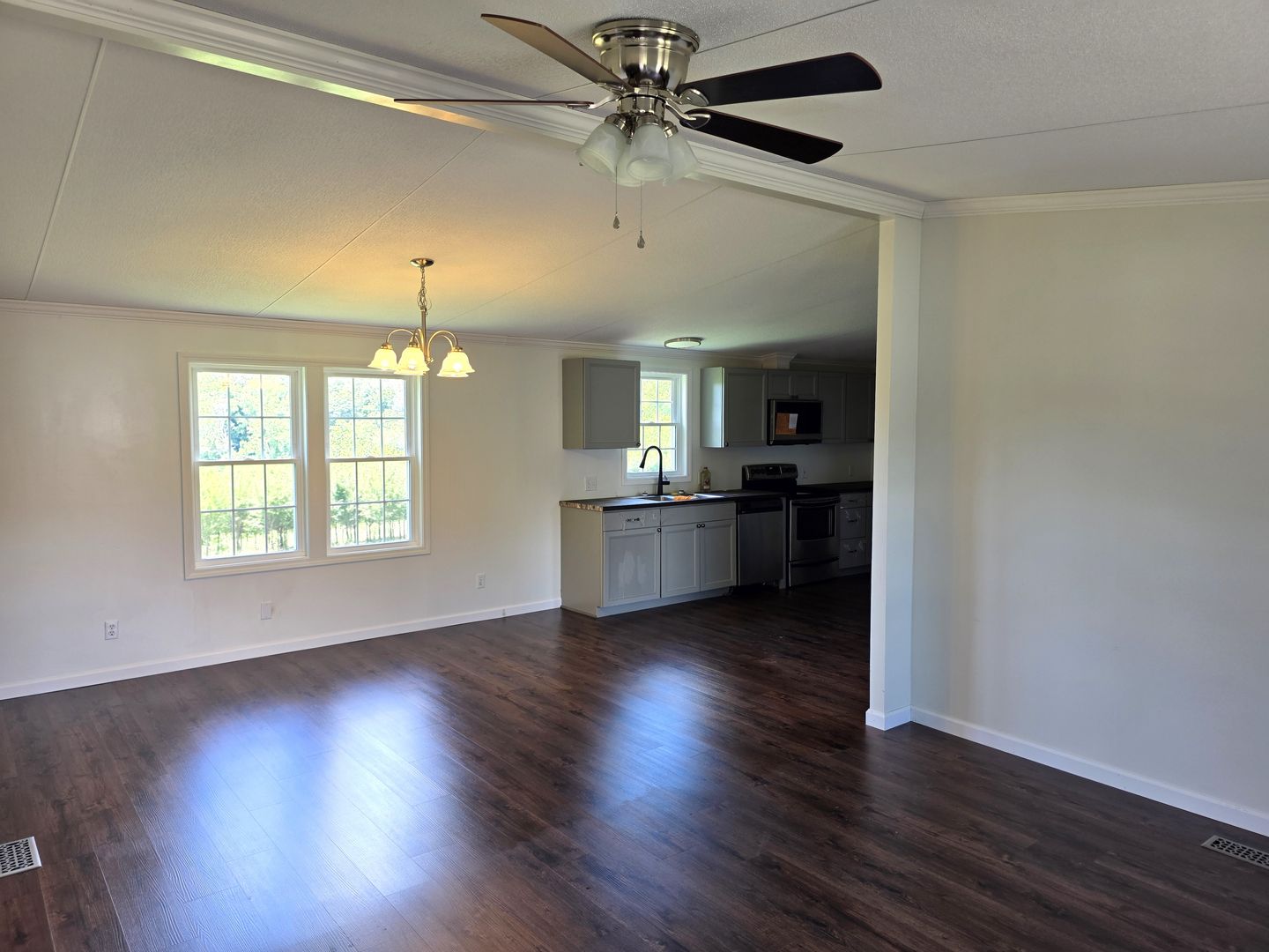 Lowgap House: 8659 W Pine