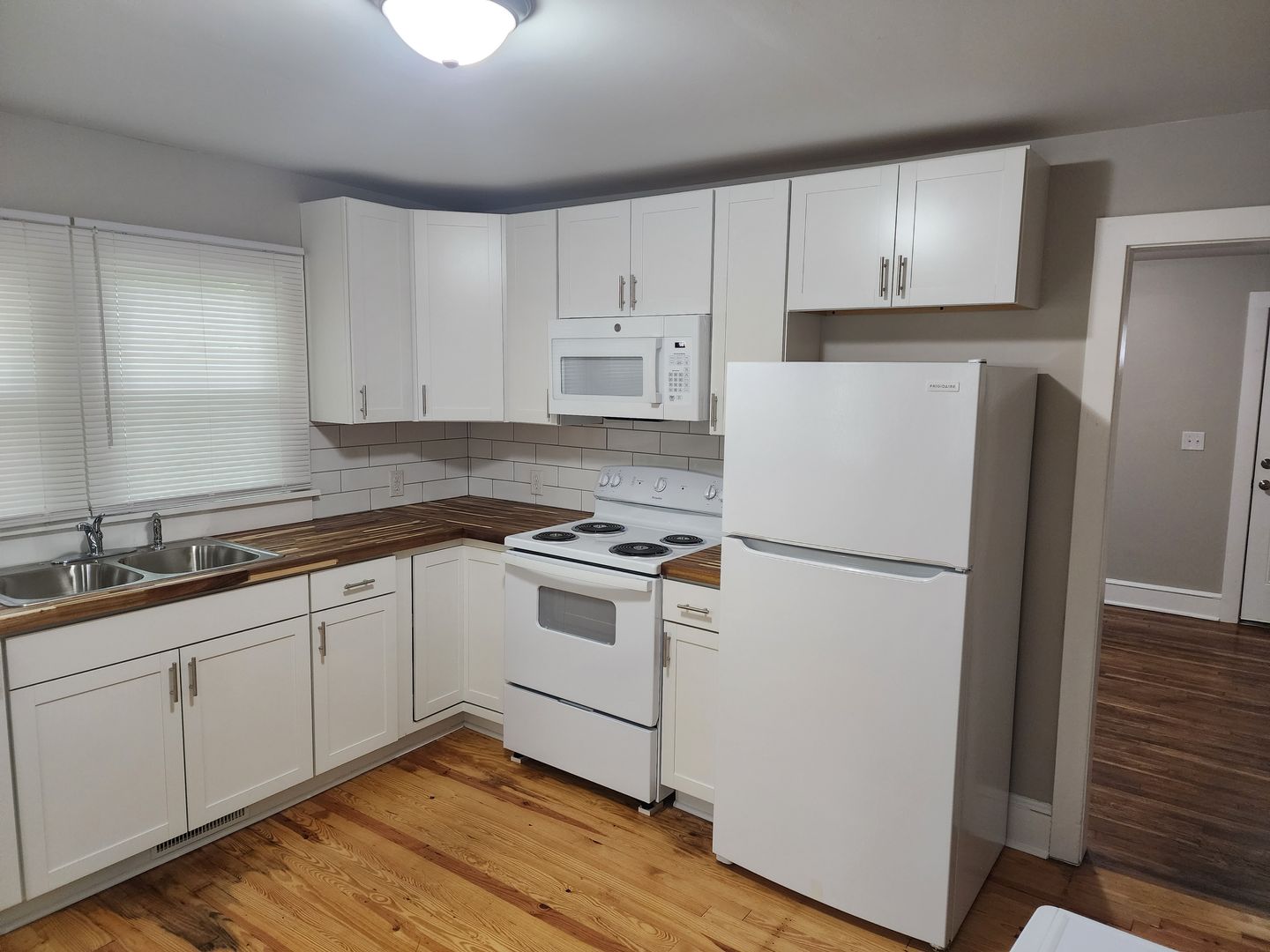 Mount Airy House: 338 Linville Rd