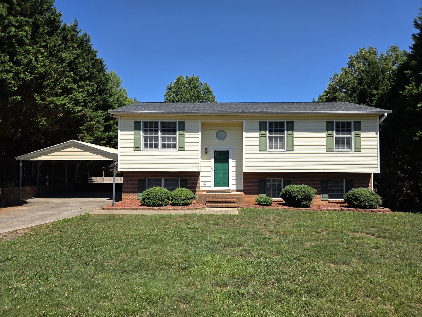 Mount Airy House: 273 Woodbridge