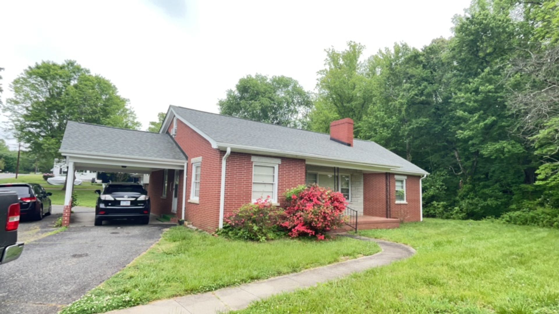 Mount Airy House: 571 Lovers Lane
