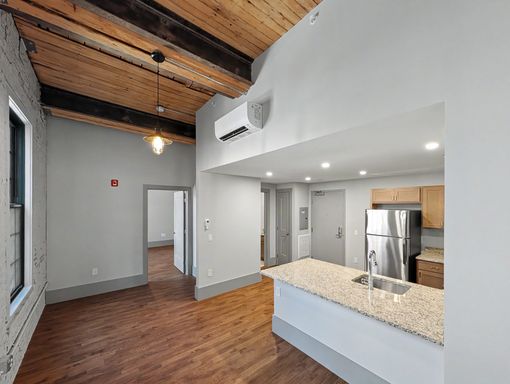 Beautifully Restored Brick Unit – photo 1