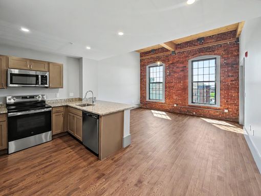 Top-Floor 1 Bed With A View – photo 1