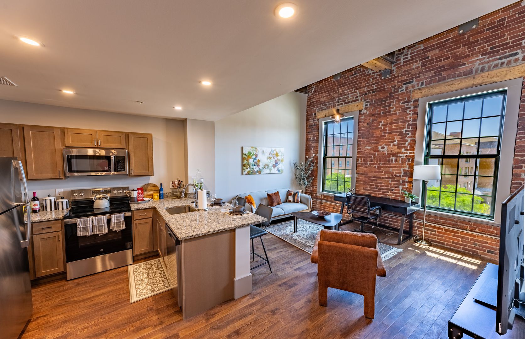 Worcester Apartment: 90 Grove Street