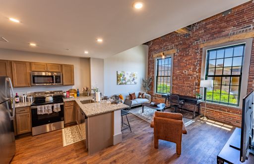 Spacious 1BR in Renovated Historic Mill – photo 1
