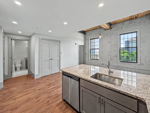 Spacious 1-Bedroom – photo 1