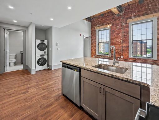 1-Bed Premium Unit – photo 1
