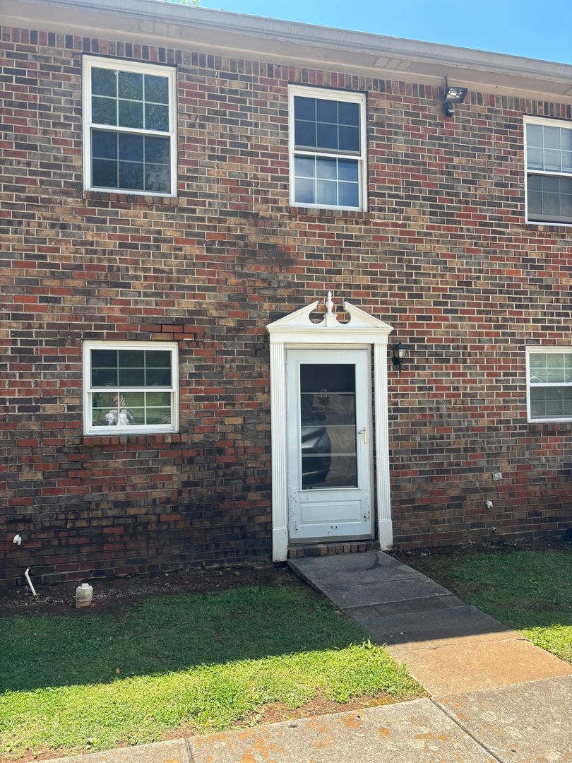 Huntsville Apartment: 4933 Cotton Row