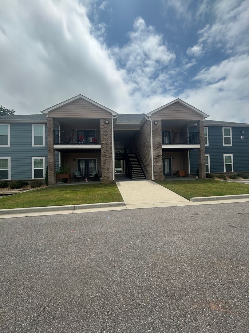New Market Apartment: 3943 Winchester Road