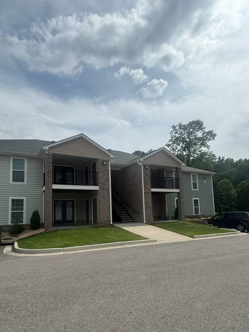 New Market Apartment: 3943 Winchester Road