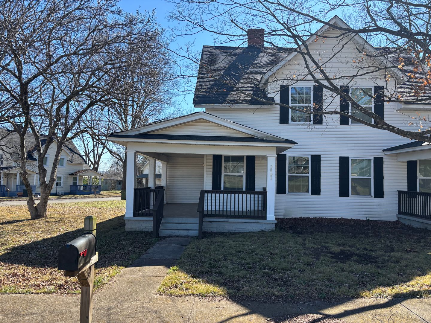 Huntsville Apartment: 3501 and 3503 South Broad Pl.