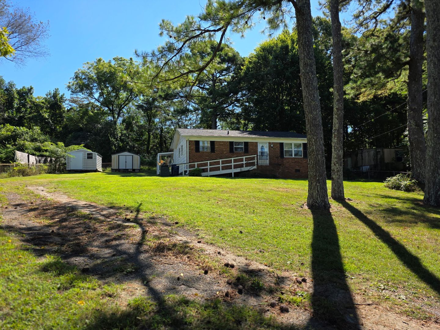 Huntsville House: 145 Harris Rd