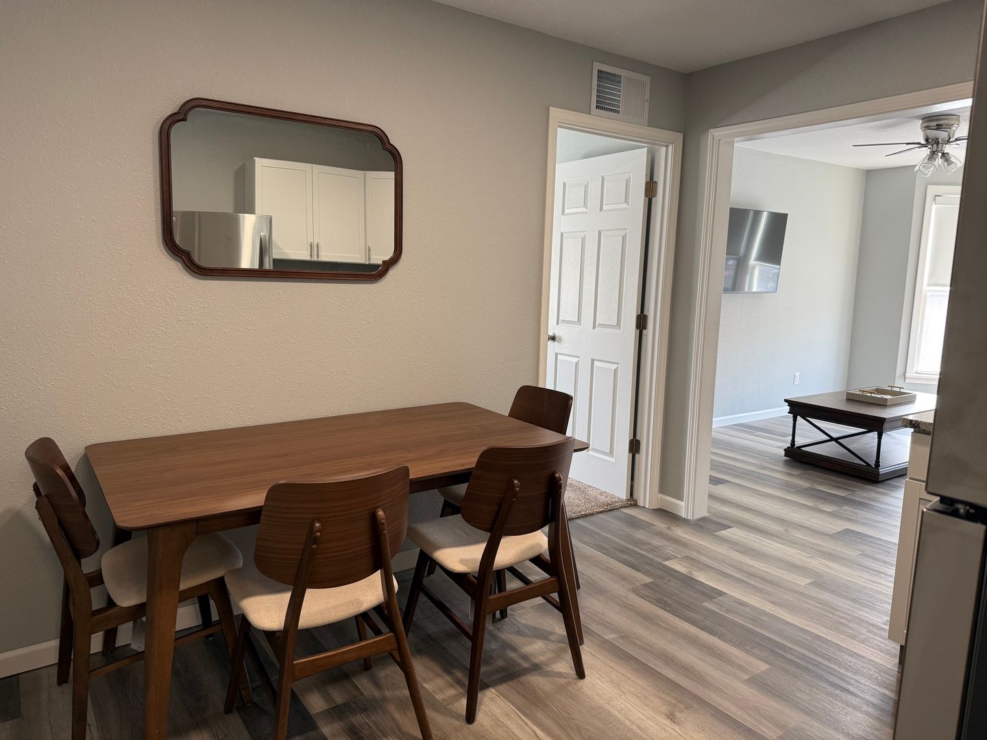 Iola Condo: 19 1/2 S. Jefferson