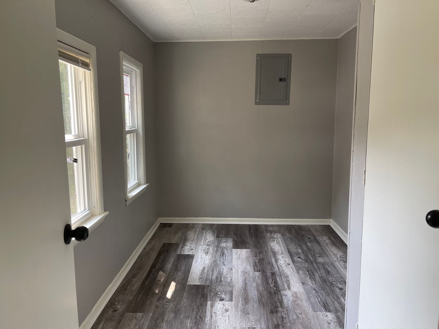 Iola House: 214 N 2nd