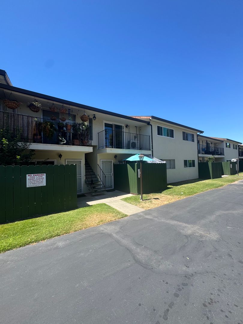 Sacramento Apartment: 2761 Larkspur Lane - Apts