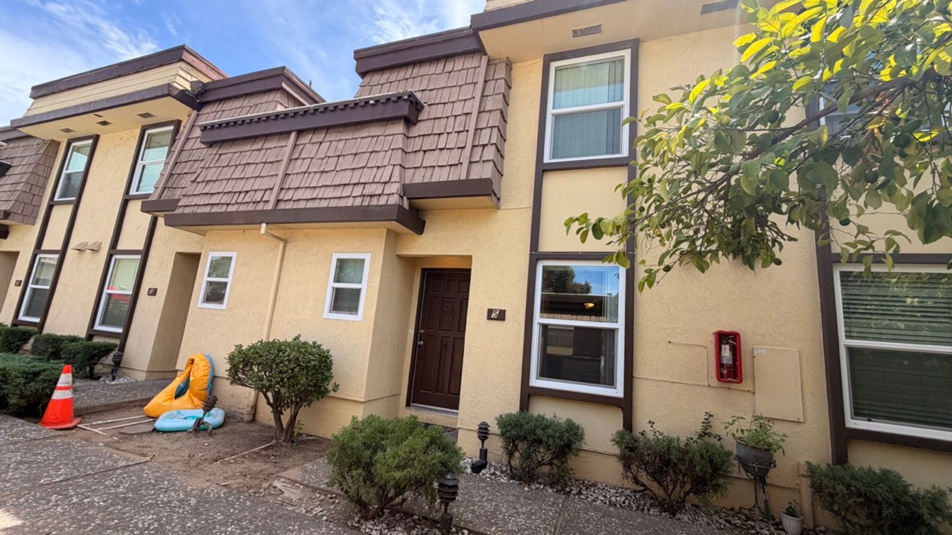 Carmichael Apartment: 5840 Fair Oaks Blvd #5