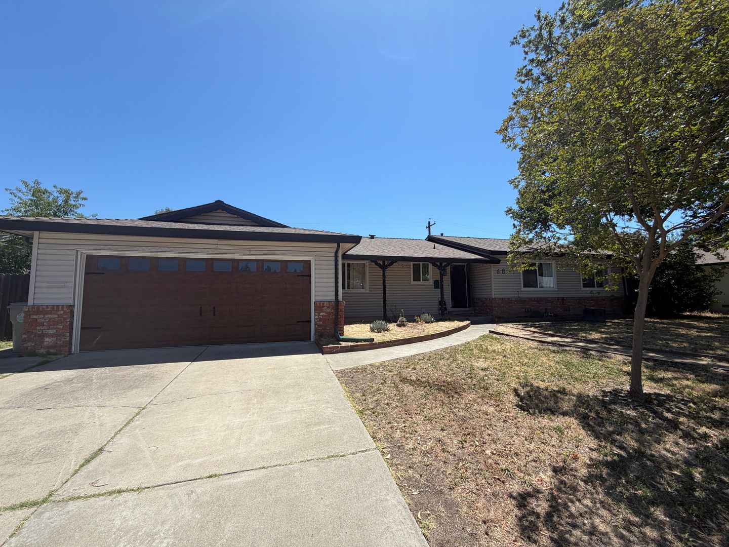Sacramento House: 6861 21st Street