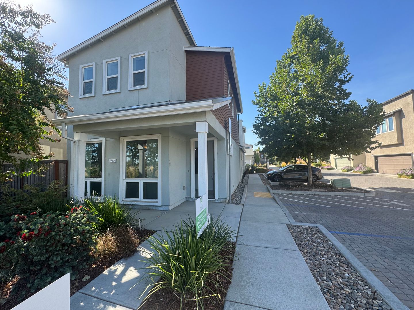Davis House: 3212 Cowell Blvd