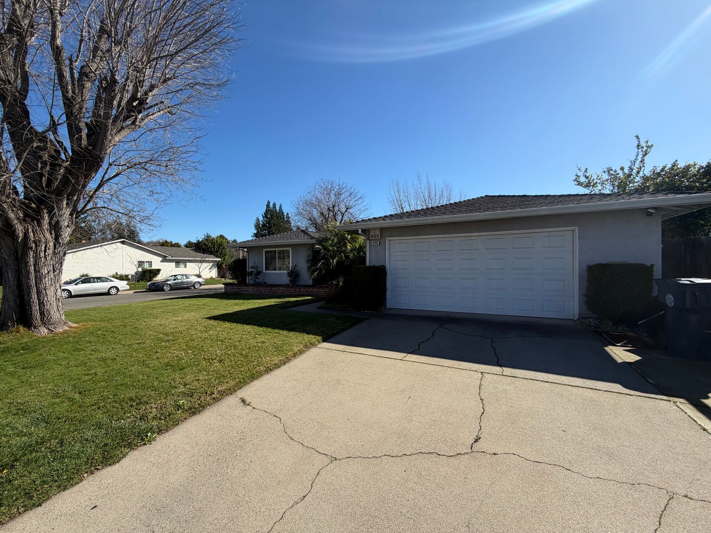 Sacramento House: 8384 Mediterranean Way