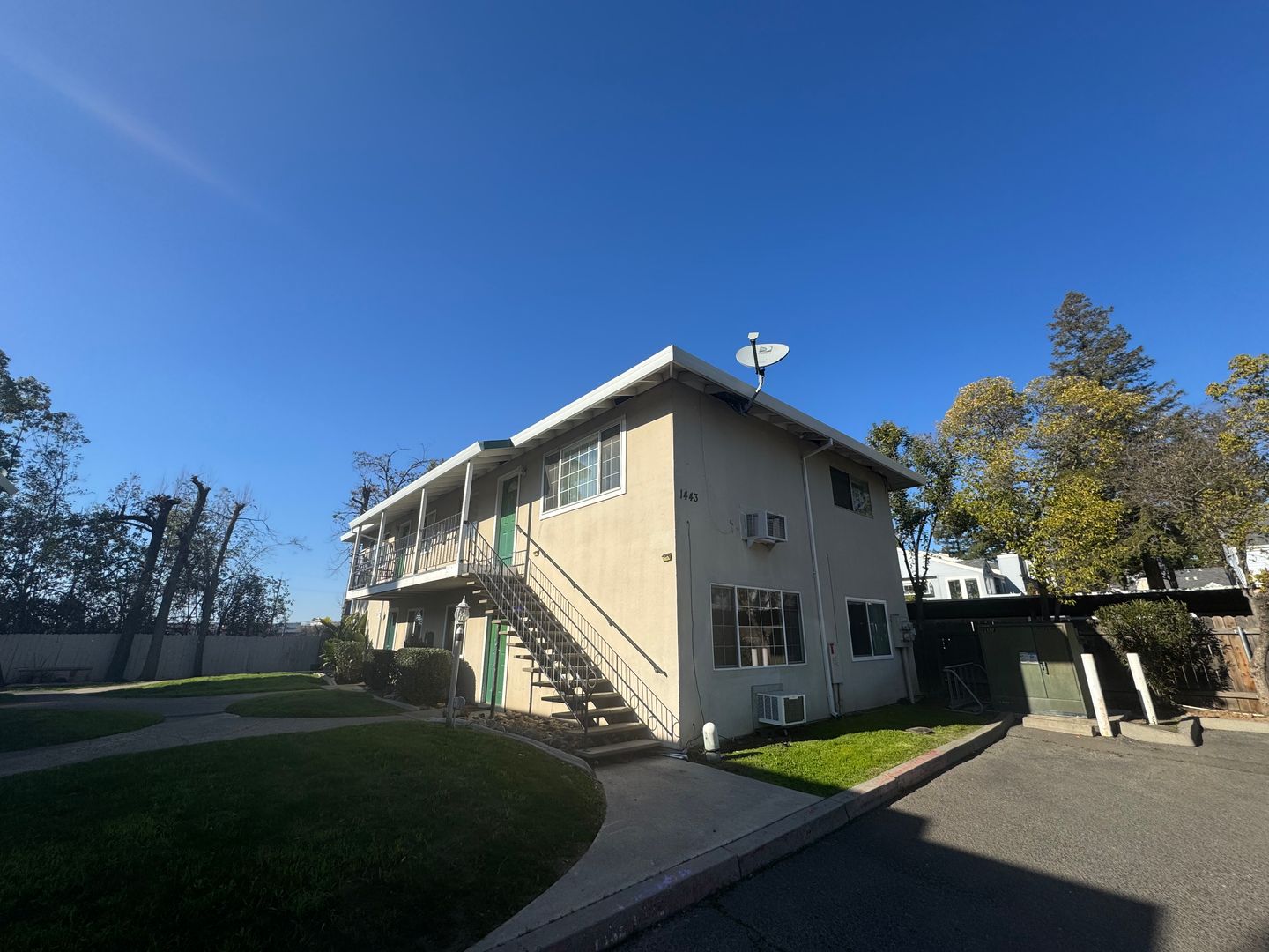 Sacramento Apartment: 1441 Hood Road