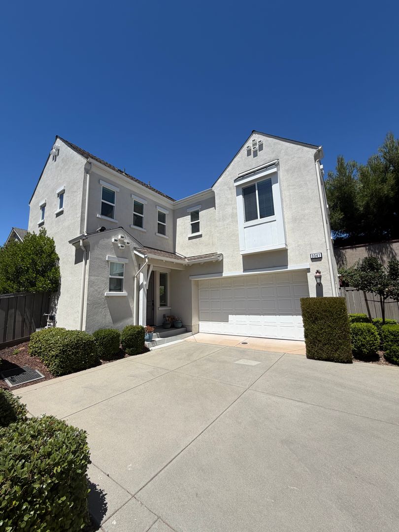 Sacramento House: 3341 Forney Way
