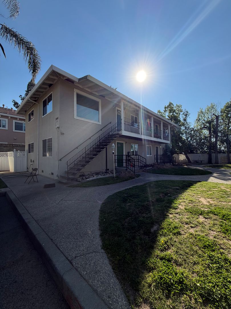 Sacramento Apartment: 1441 Hood Road