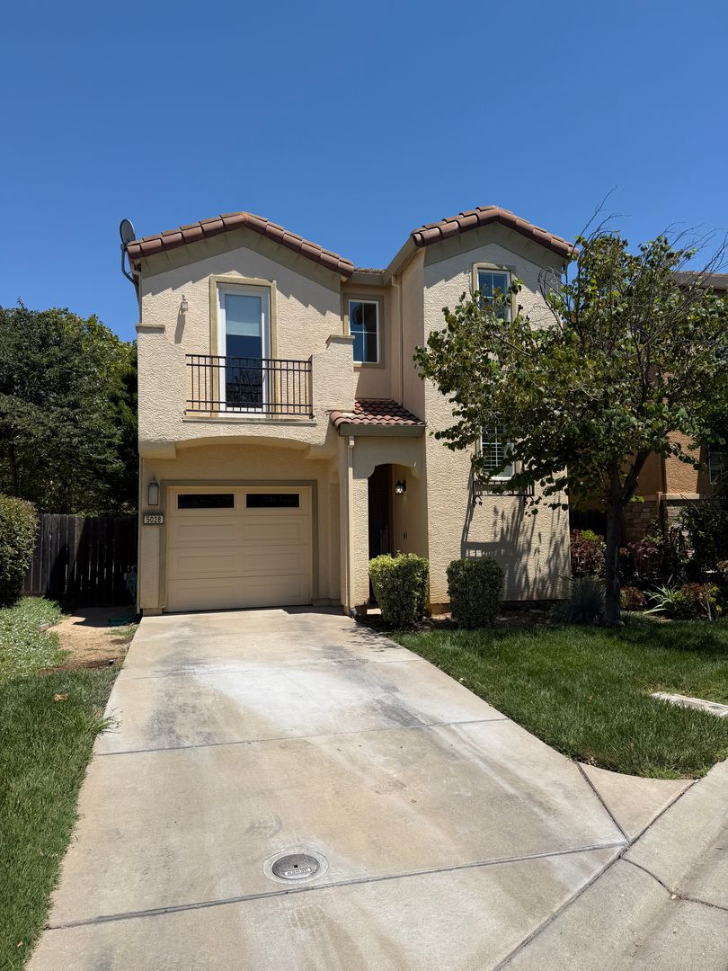Elk Grove House: 5028 Ocean Lane