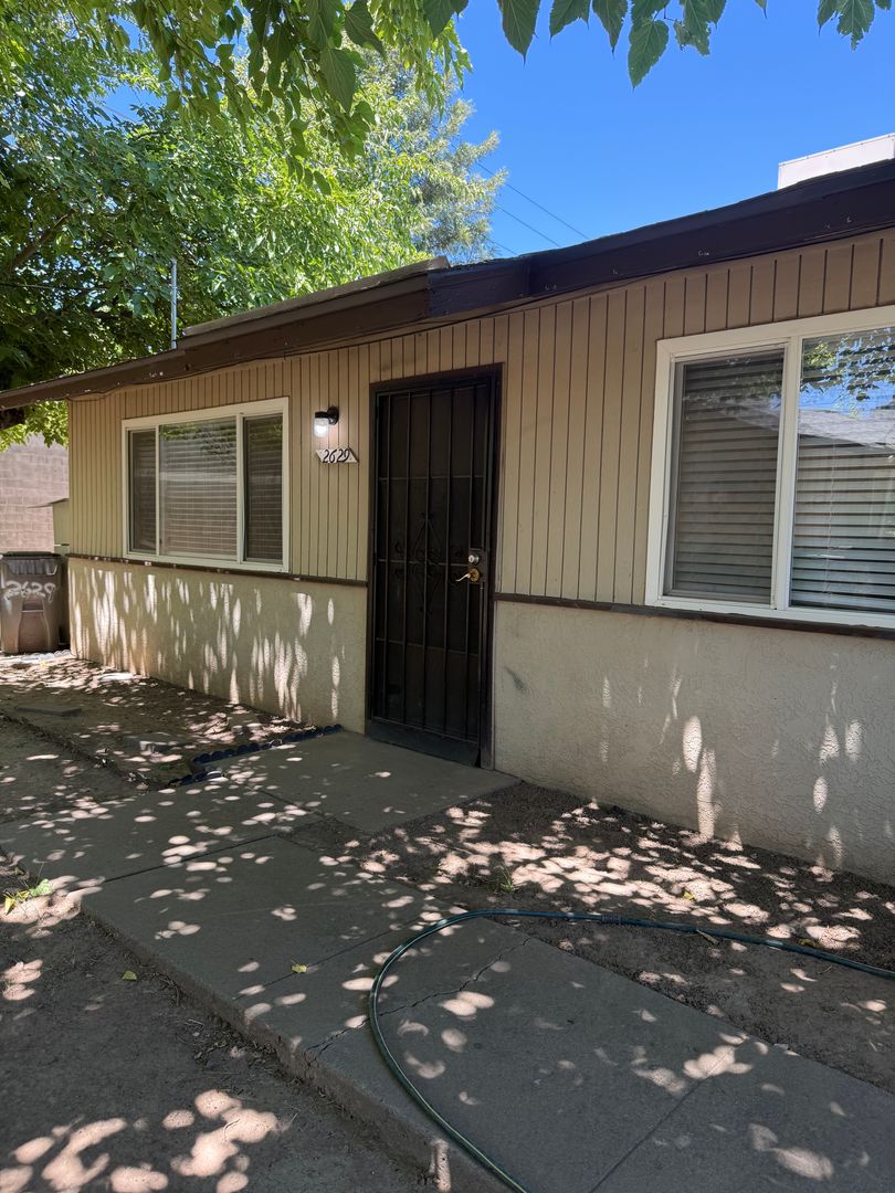 Sacrramento Apartment: 2621-2633 29th Ave