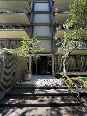 3 bedroom | 2 bathroom | 4th floor condo in East Sacramento – photo 1
