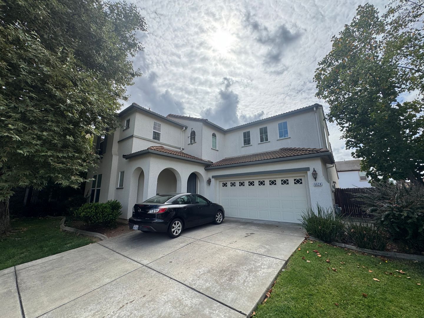 Elk Grove House: 6624 Salvaterra Circle