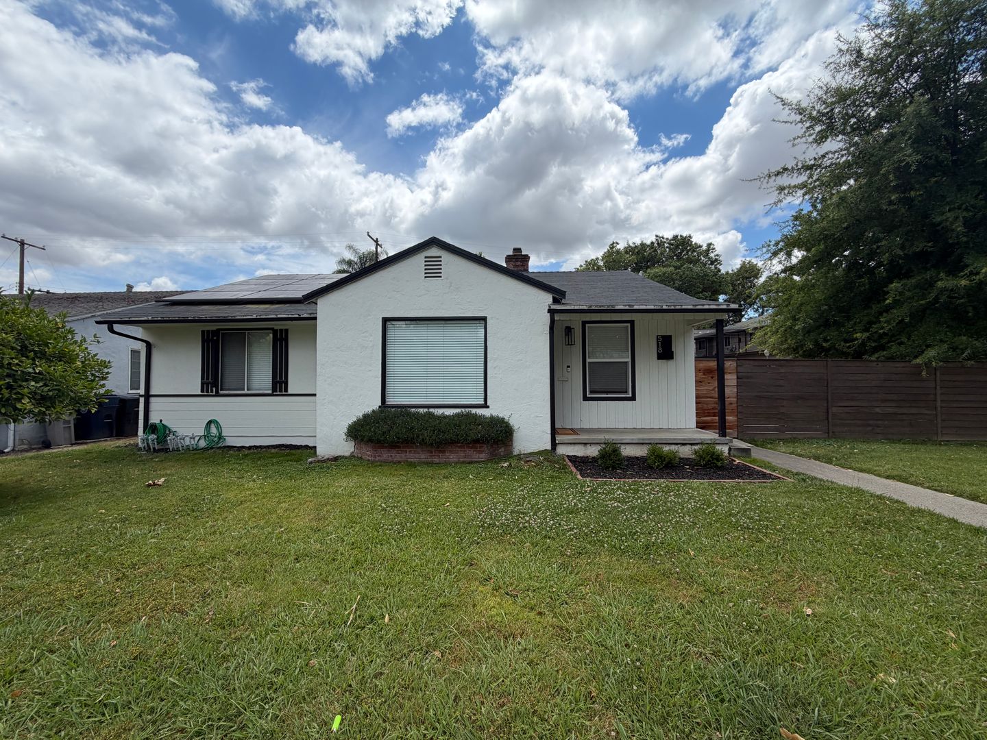 Sacramento House: 518 Fremont Way