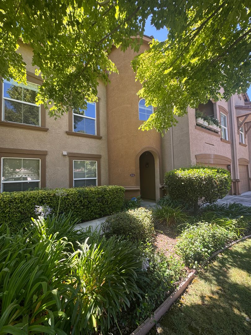 Sacramento Condo: 5350 Dunlay Drive #814
