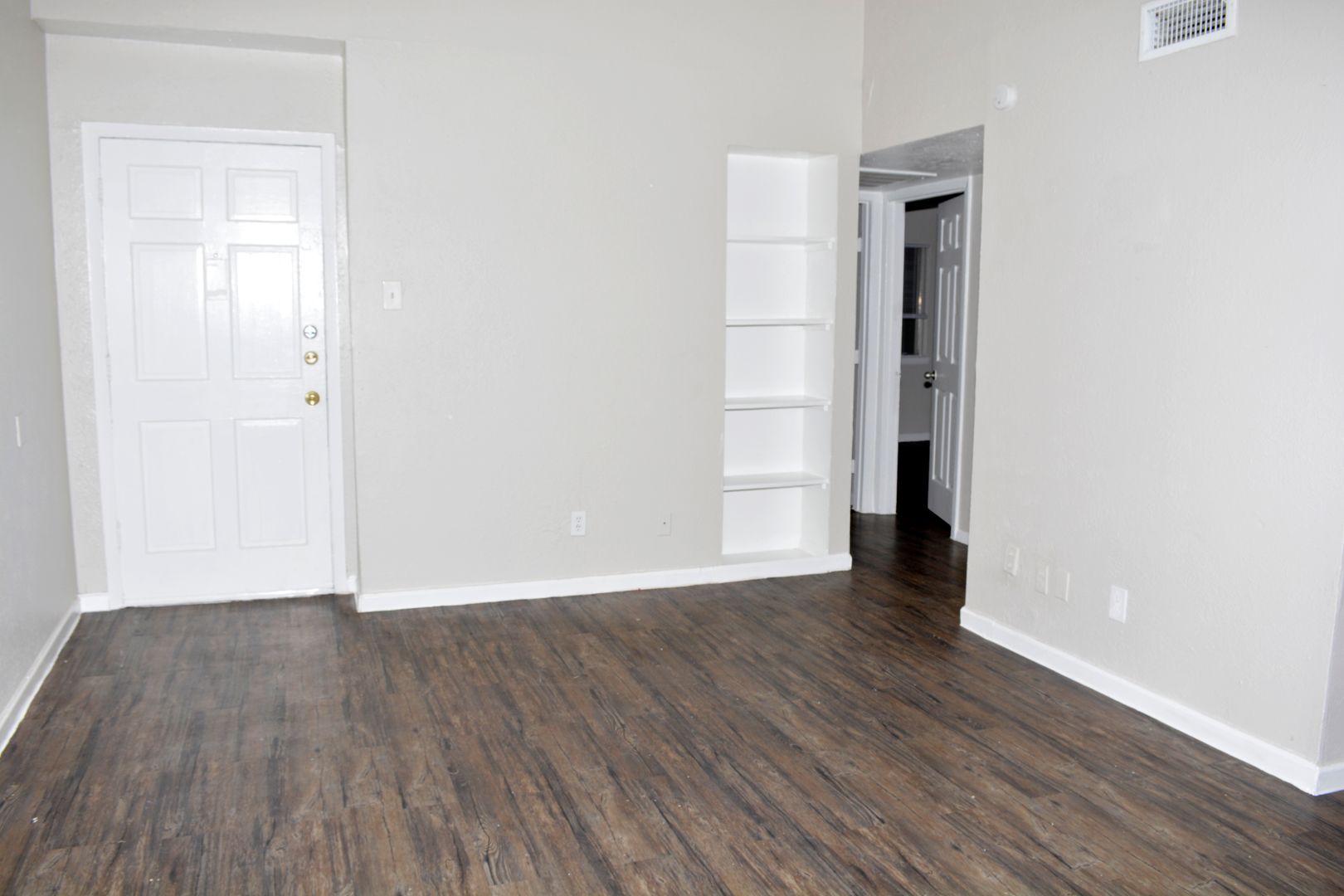 Mesquite Apartment: 2500 E Meadows Blvd