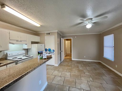 Spanish Vida 1 Bedroom, 1 Bathroom Apartments Available – photo 1
