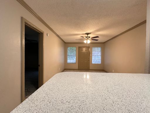 2 Bedroom 2 Bath Apartment – photo 1