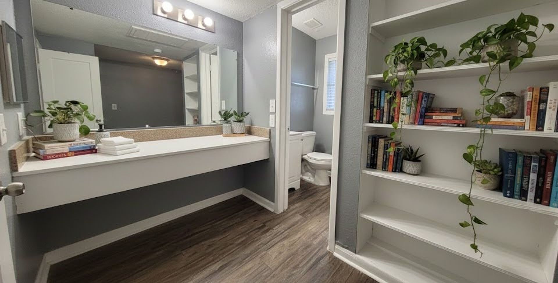 Grand Prairie Apartment: 2377 Dalworth St